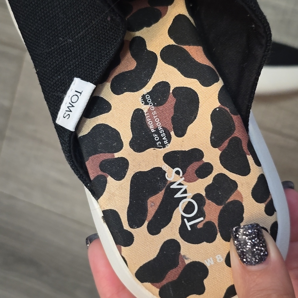 TOMS Black Mules with Leopard Print Insole. New Wuthout Tags. Size 8. - Picture 9 of 11